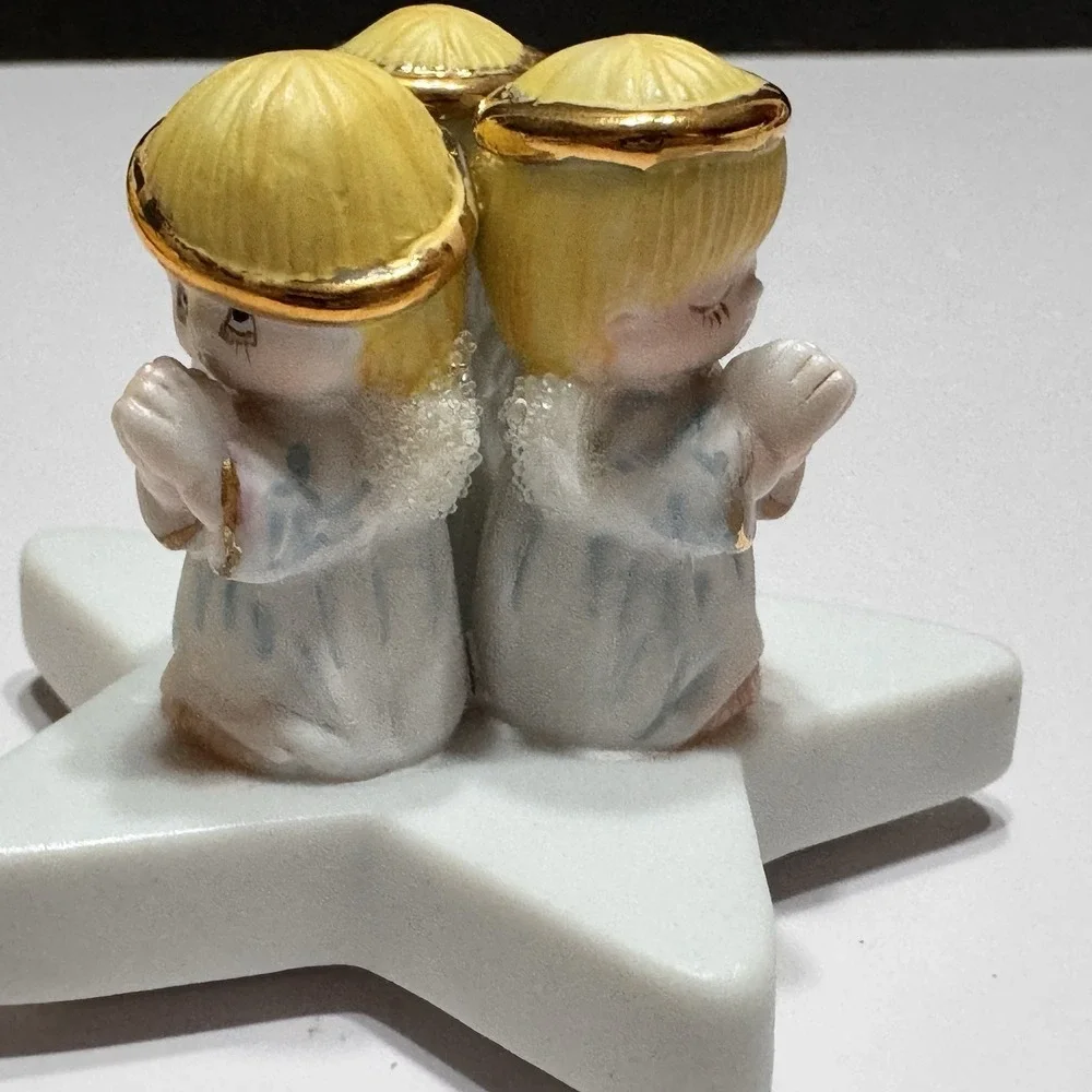 VTG Hallmark Porcelain Mini Star Shaped Trinket Box With 3 Praying Angels